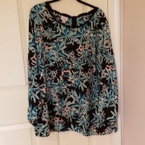 Very pretty Jaclyn Smith long sleeve floral top